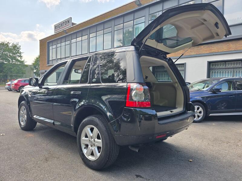 View LAND ROVER FREELANDER 2 3.2 i6 SE RARE PETROL MODEL ULEZ COMPLIANT ONLY 27K VERIFIED MILES SUMATRA BLACK BEIGE LEATHER