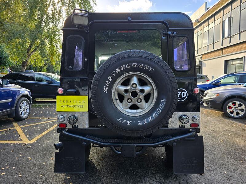 LAND ROVER DEFENDER 90