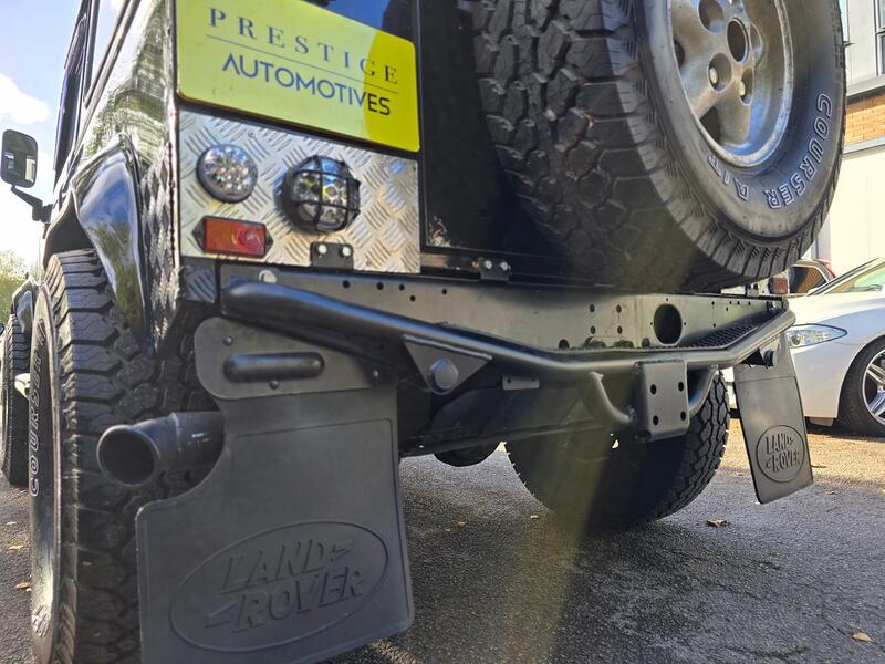 LAND ROVER DEFENDER 90