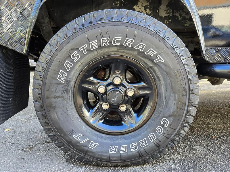 LAND ROVER DEFENDER 90
