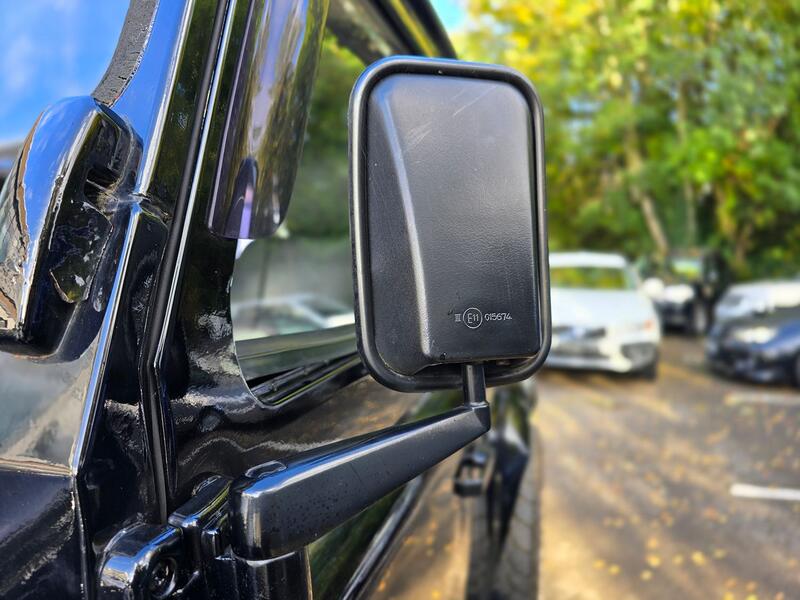 LAND ROVER DEFENDER 90