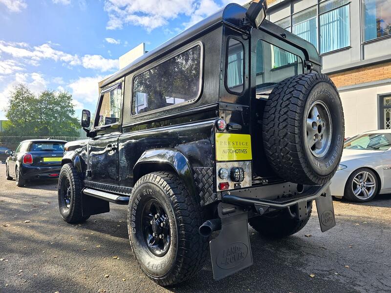 LAND ROVER DEFENDER 90
