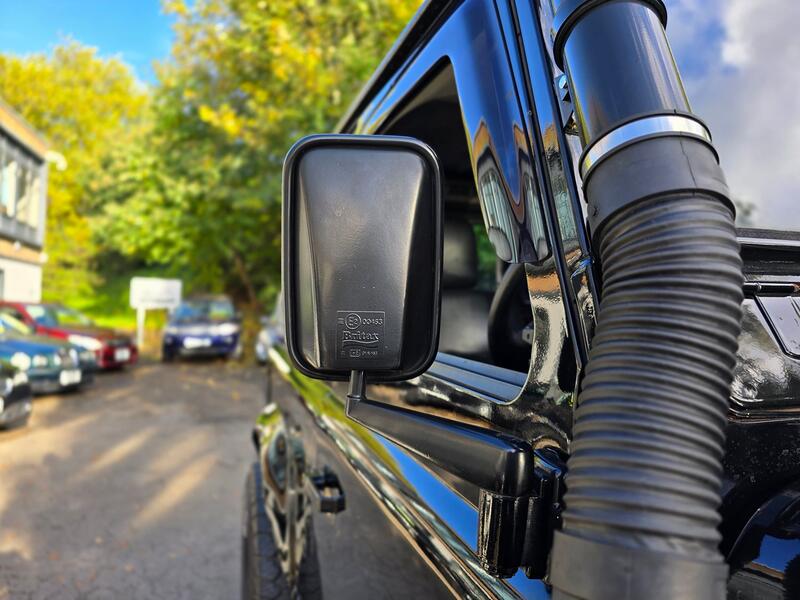 LAND ROVER DEFENDER 90