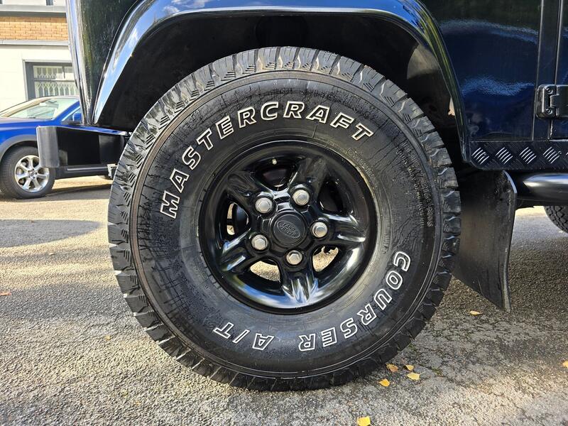 LAND ROVER DEFENDER 90