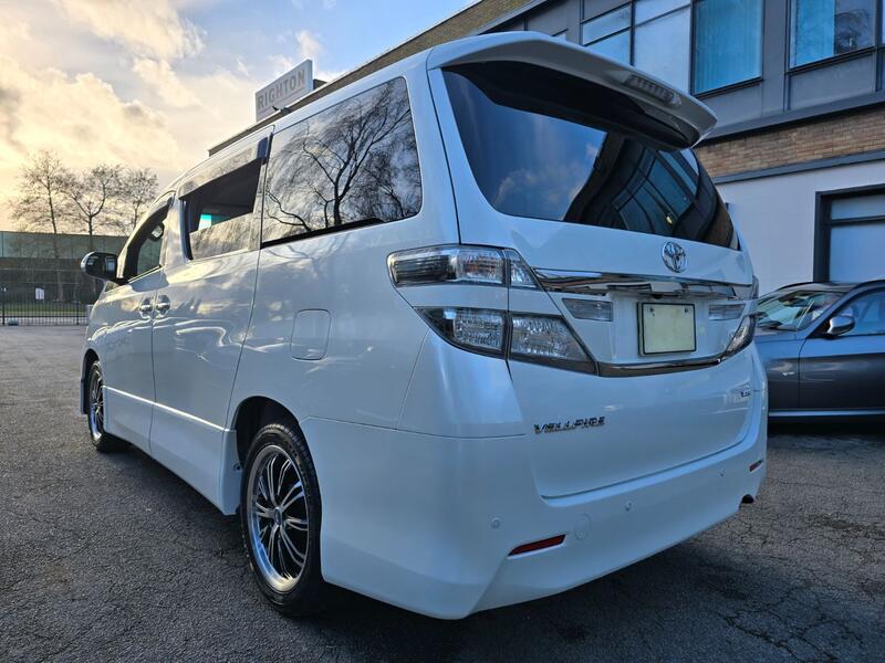 TOYOTA VELLFIRE