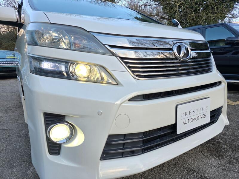 TOYOTA VELLFIRE