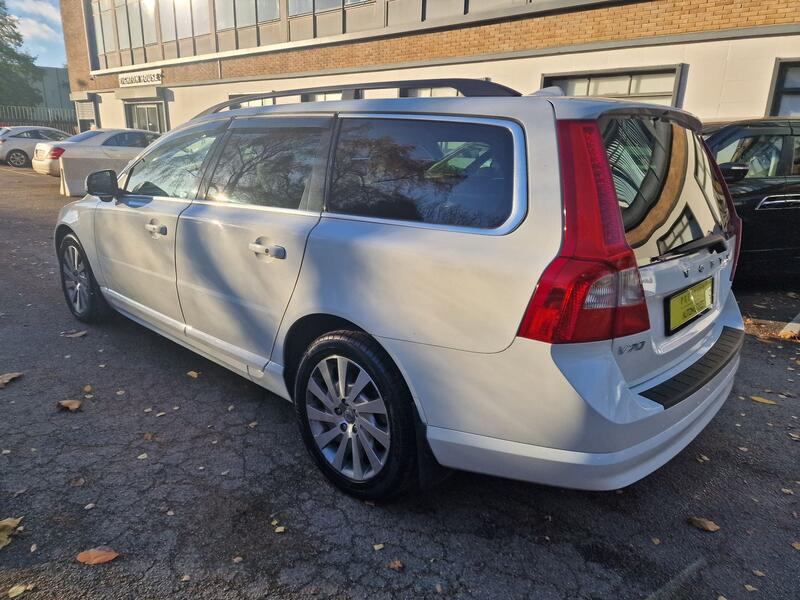 View VOLVO V70 2.0 T5 SE TURBO PETROL AUTO ONLY 24,000 VERIFIED MILES ULEZ COMPLIANT PERFORATED LEATHER INTERIOR