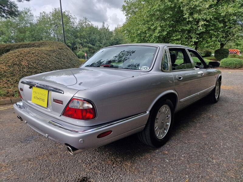 View JAGUAR XJ SOVEREIGN V8 4.0 LTR SOVEREIGN EXECUTIVE MODEL IN BEAUTIFUL SILVER EXTERIOR AND FLUTED LEATHER SEATS