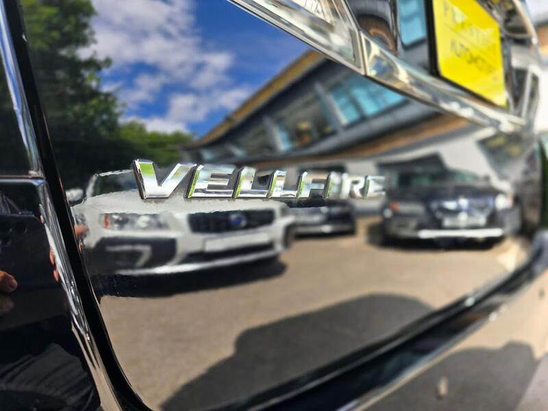 TOYOTA VELLFIRE