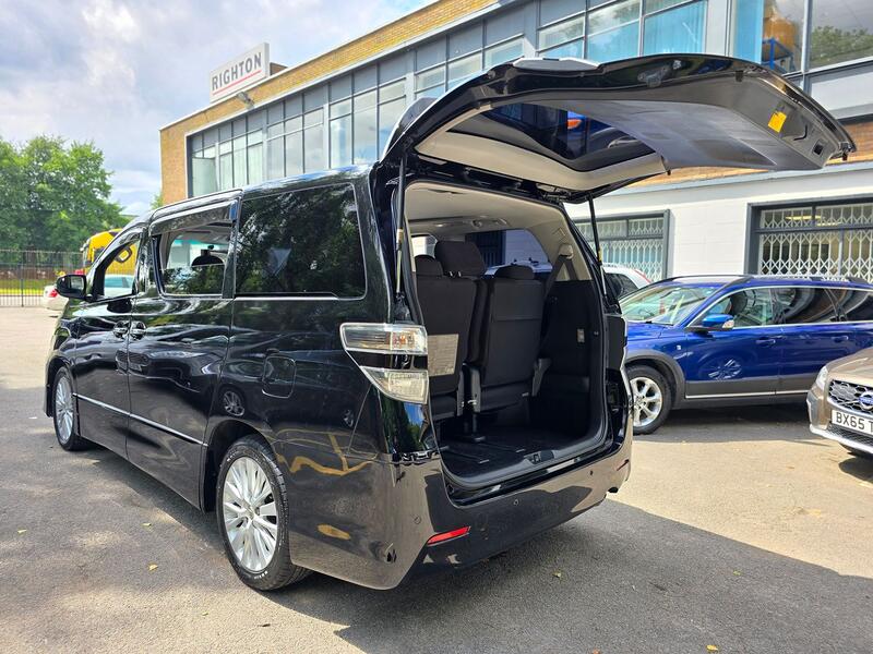 TOYOTA VELLFIRE