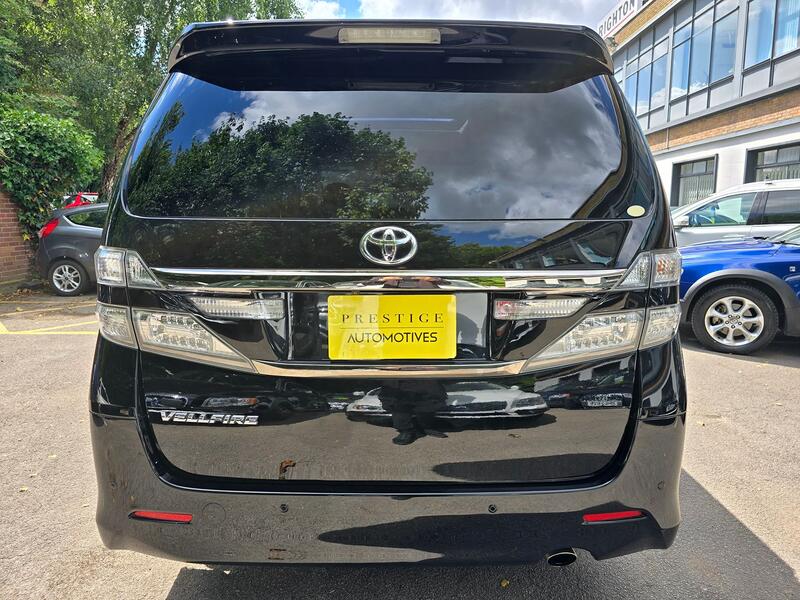 TOYOTA VELLFIRE