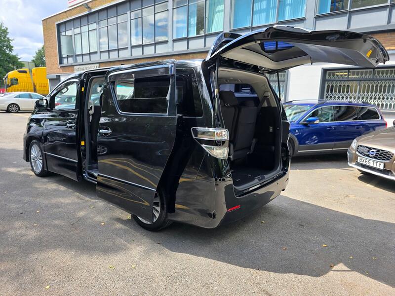 TOYOTA VELLFIRE