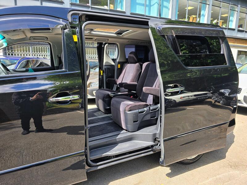 TOYOTA VELLFIRE