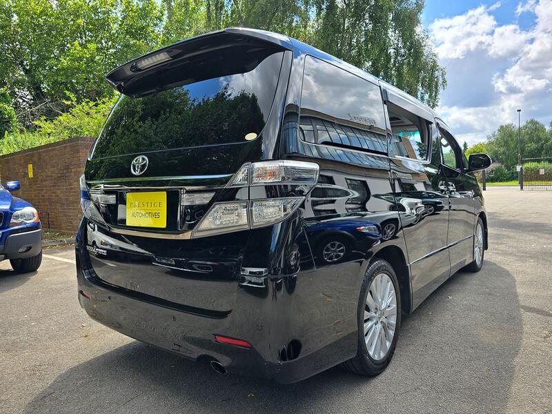 TOYOTA VELLFIRE