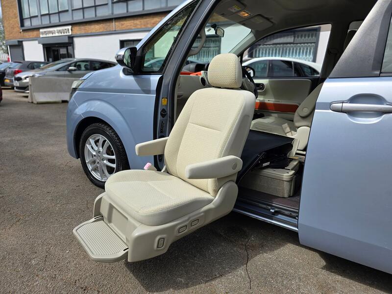 TOYOTA SPADE
